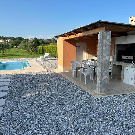 Dora House With Wifi And Outdoor Swimming Pool Villa Pula Exterior photo
