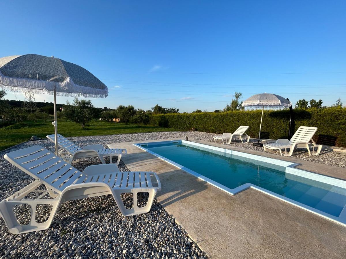 Dora House With Wifi And Outdoor Swimming Pool Villa Pula Exterior photo