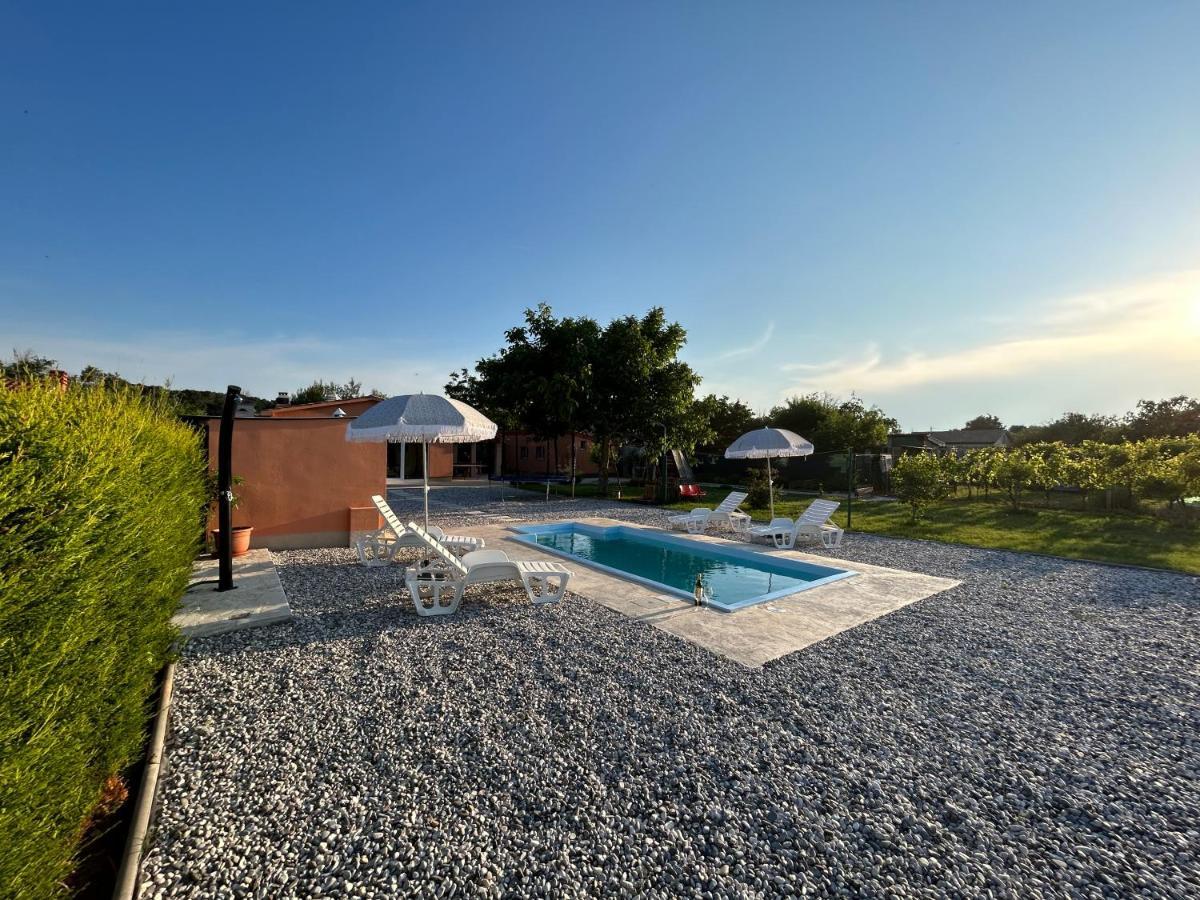 Dora House With Wifi And Outdoor Swimming Pool Villa Pula Exterior photo